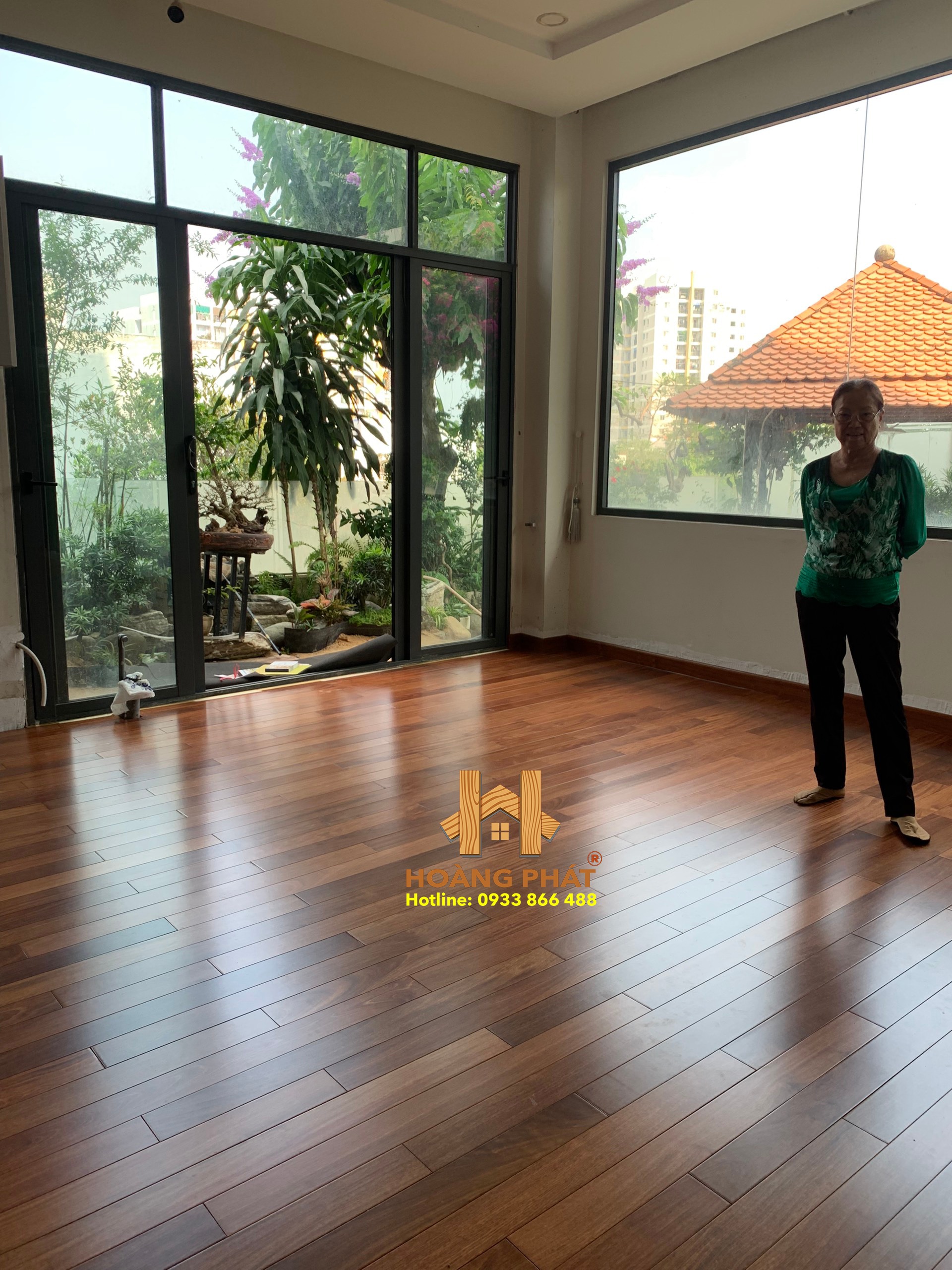 Công trình lắp đặt sàn gỗ Căm Xe Lào 15 x 95 x 1050mm tại nhà anh Kim Long, đường Lê Văn Việt, Quận 9