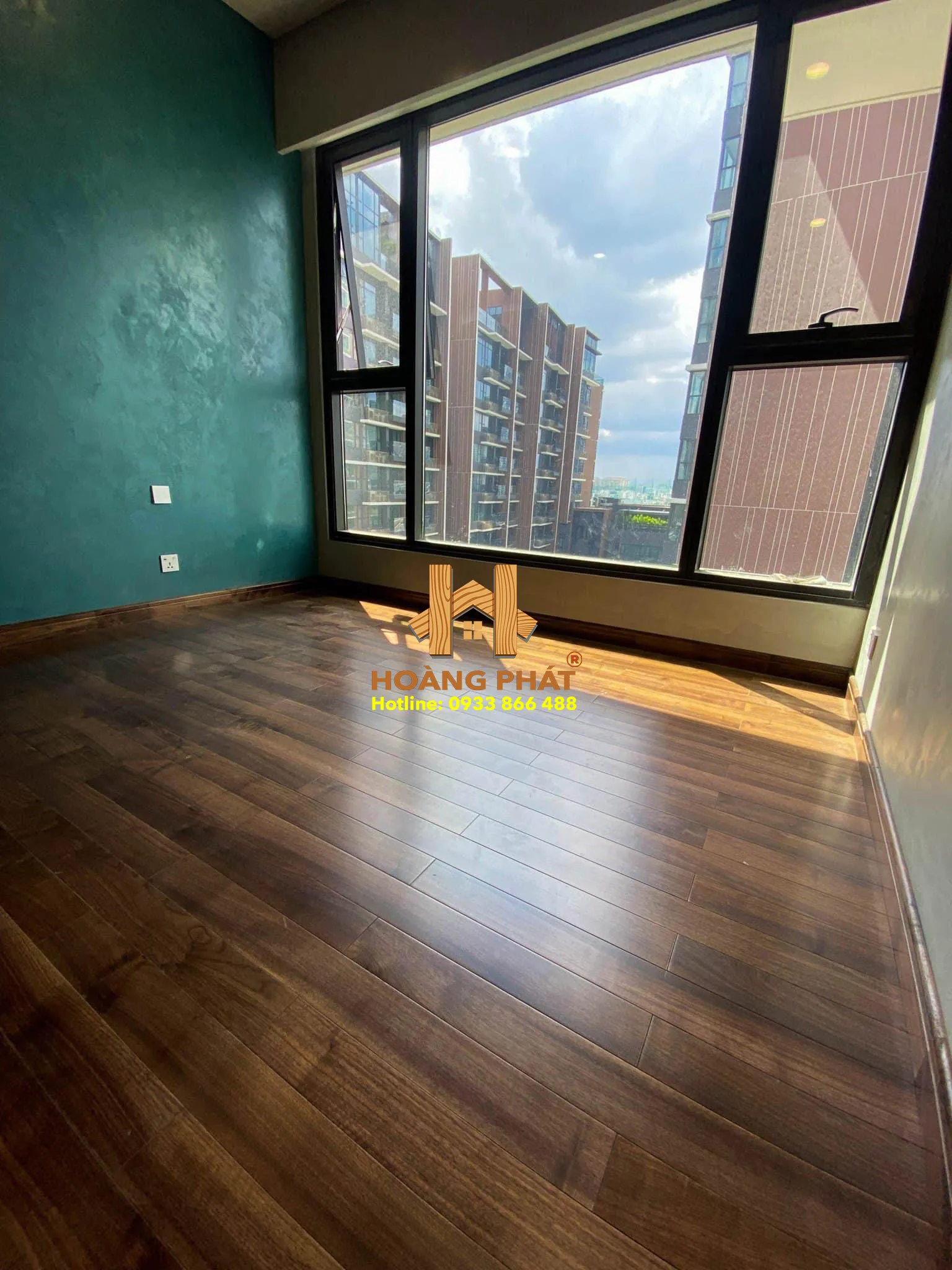 Sàn gỗ Hoàng Phát cung cấp và thi công hoàn thiện sàn gỗ Óc Chó Walnut Solid 15 x 90 x 900mm 2024