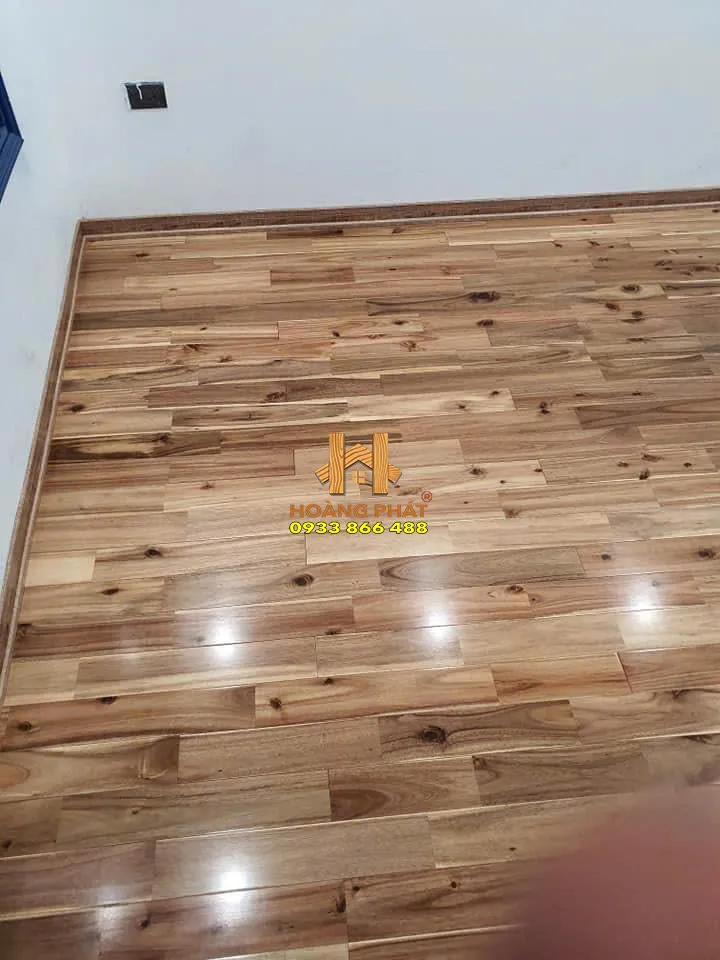 Sàn gỗ Tràm Bông Vàng F1 do Hoàng pháp cấp vật tư và thi công