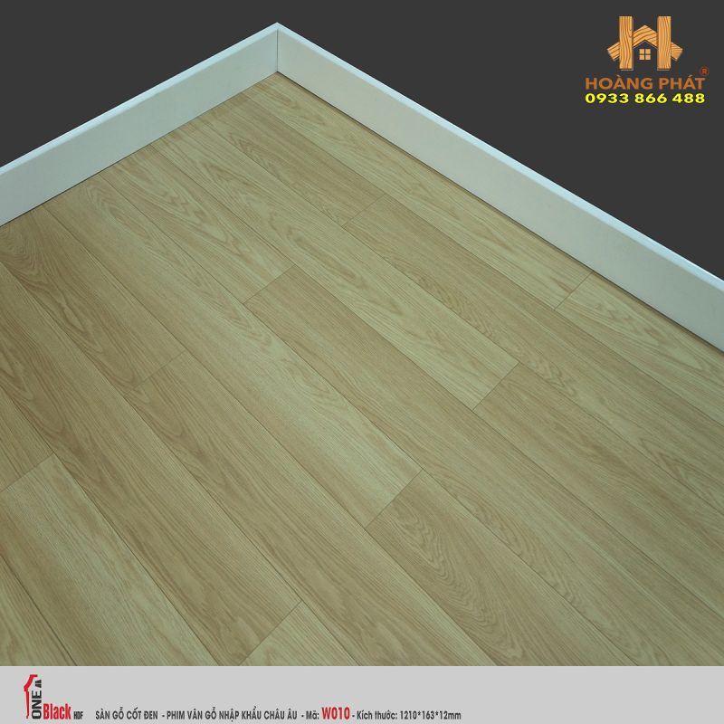 Sàn Gỗ OneBlack Cốt Đen 12mm W010