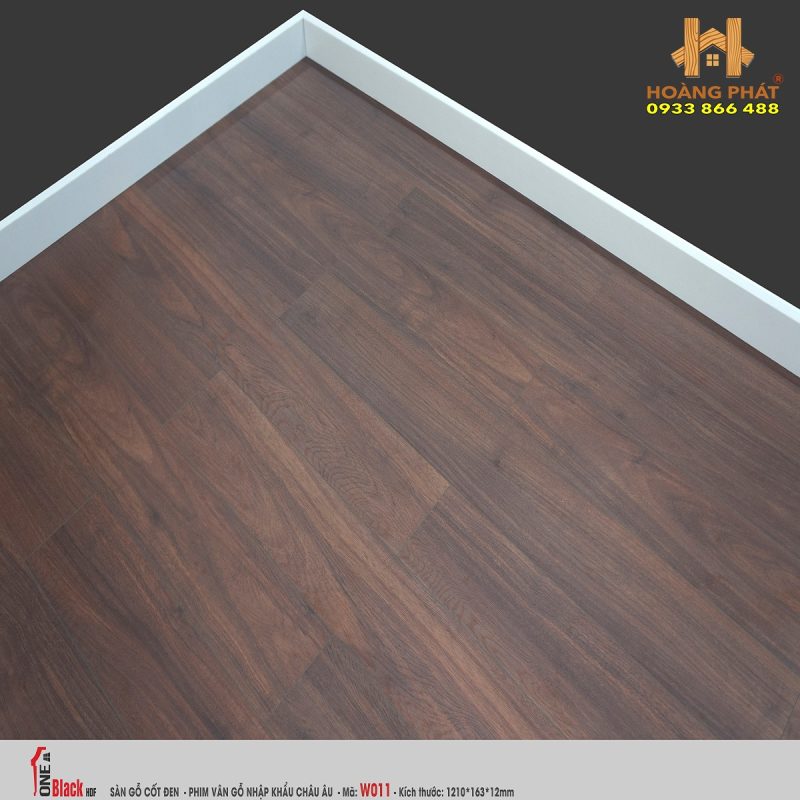 Sàn Gỗ OneBlack Cốt Đen 12mm W011