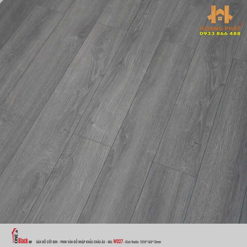 Sàn Gỗ OneBlack Cốt Đen 12mm W027