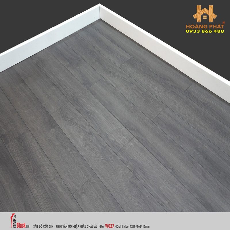 Sàn Gỗ OneBlack Cốt Đen 12mm W027