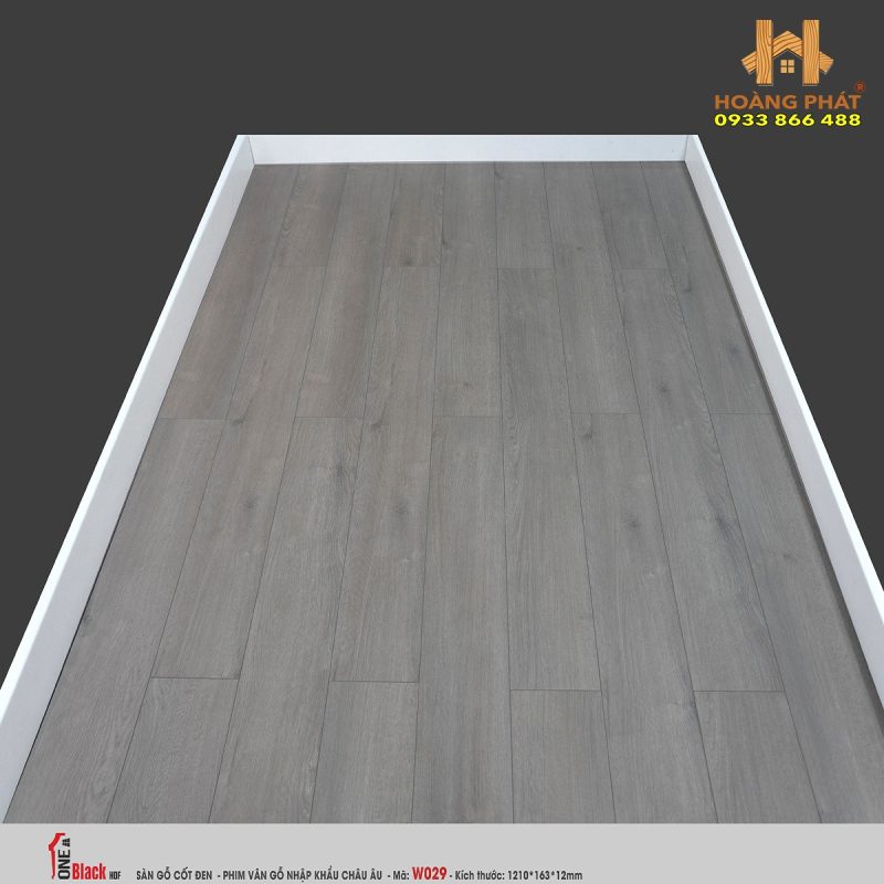Sàn Gỗ OneBlack Cốt Đen 12mm W029