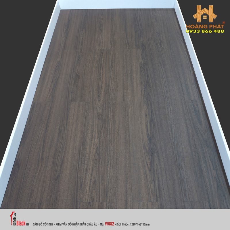 Sàn Gỗ OneBlack Cốt Đen 12mm W082