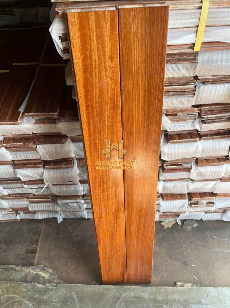 Hoàn Thiện Sàn Gõ Đỏ Lào Xương Cá 15 x 90 x 600mm