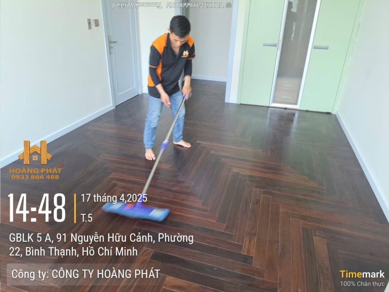 Sàn Gỗ Chiu Liu Solid Xương Cá 15 x 90 x 750mm tại Bình Thạnh