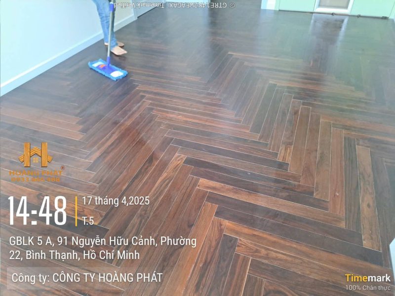 Sàn Gỗ Chiu Liu Solid Xương Cá 15 x 90 x 750mm tại Bình Thạnh