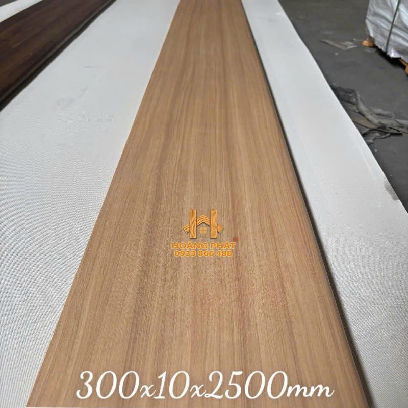 Sàn Nhựa Mặt Bậc Cầu Thang KM02