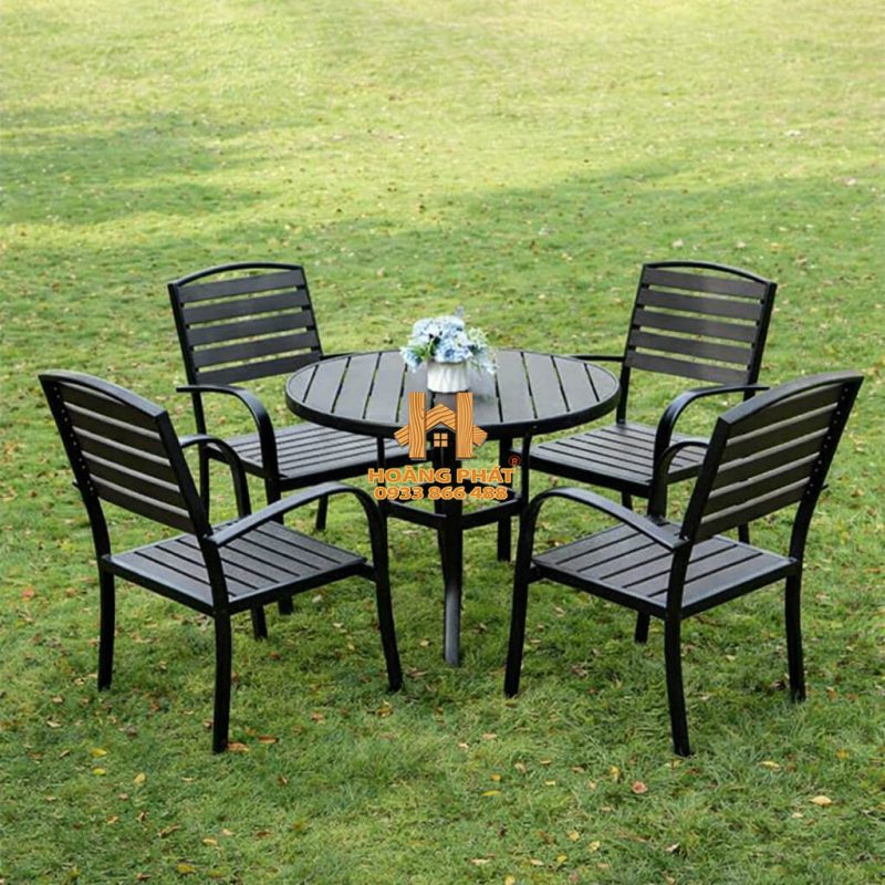 Bộ Bàn Tròn & 4 Ghế Gỗ Nhựa Composite Sân Vườn HP952