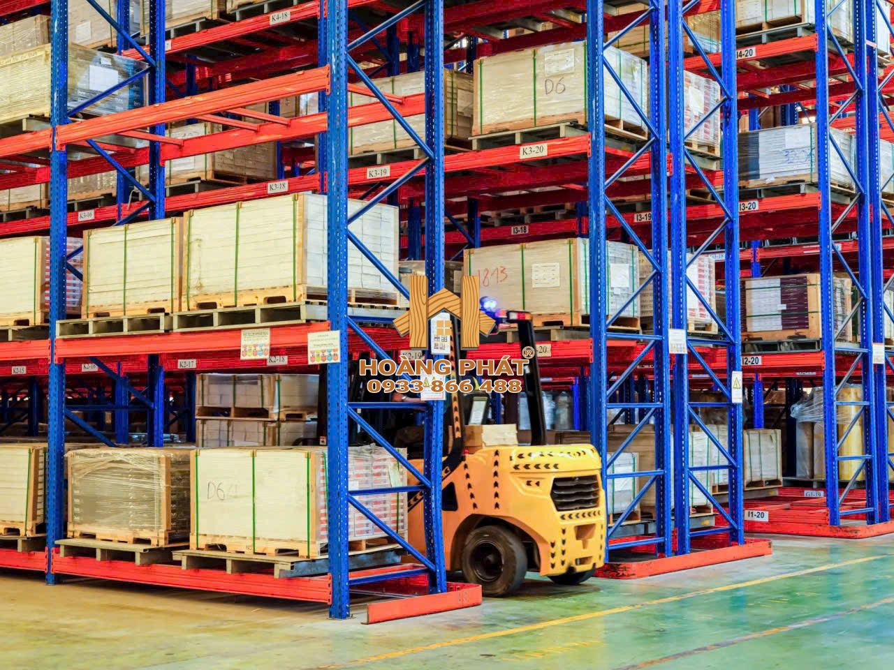 Nhà máy sản xuất sàn nhựa hèm khóa đế cao su, chuyên xuất hàng sang Mỹ