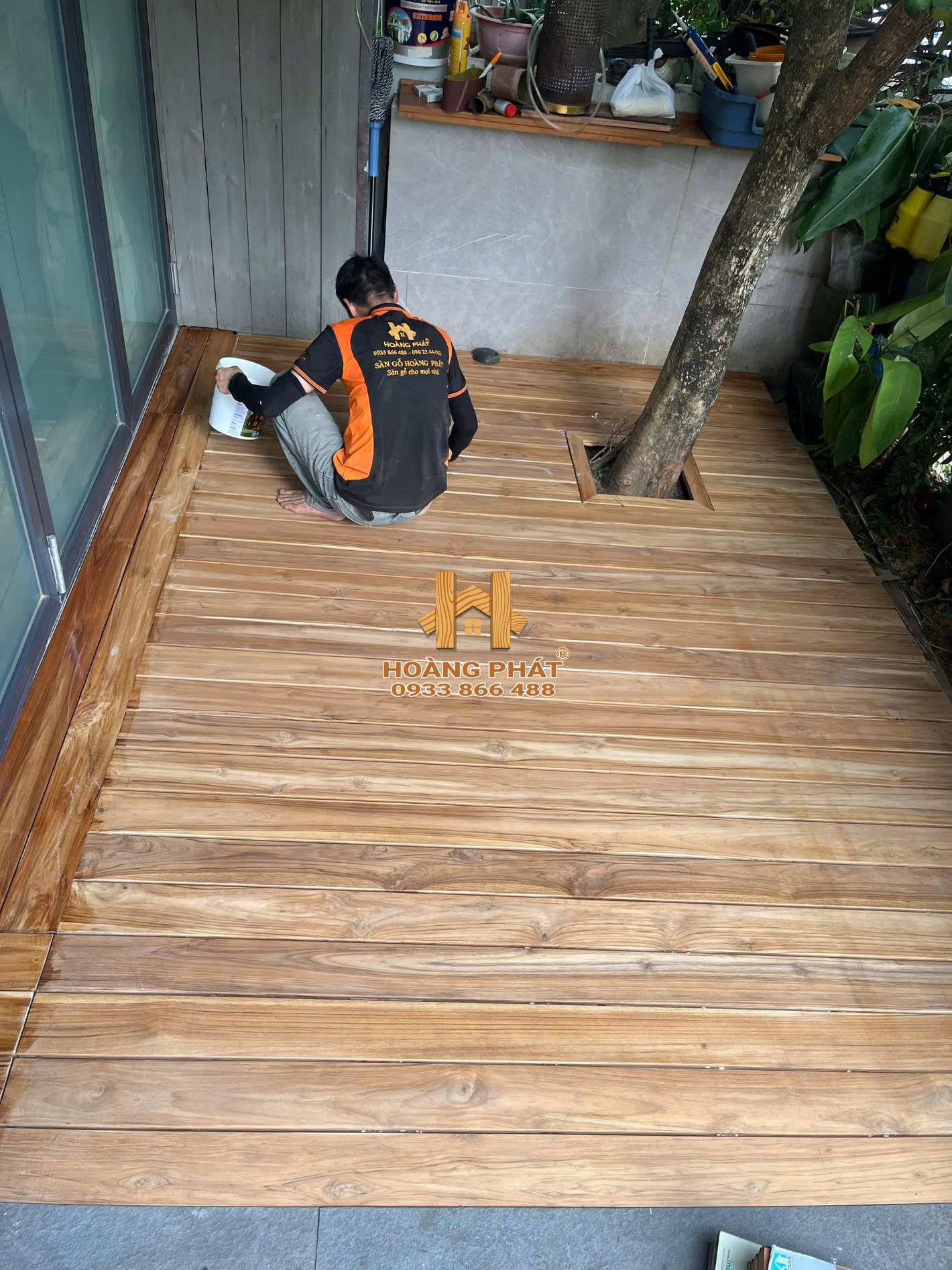 san-go-teak-lau-dau-5 Sàn Gỗ Teak Ngoài Trời Trước Và Sau Khi Lau Dầu