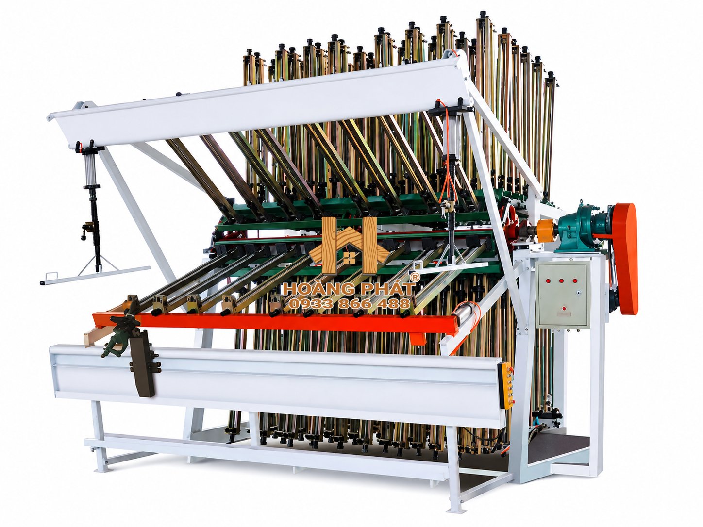 Hệ thống cảo quay phục vụ ghép nhiều cánh cửa theo chu kỳ sản xuất. Catalogue ghi thiết bị có khả năng bố trí 30 cánh, phù hợp với dây chuyền sản xuất cửa số lượng lớn.