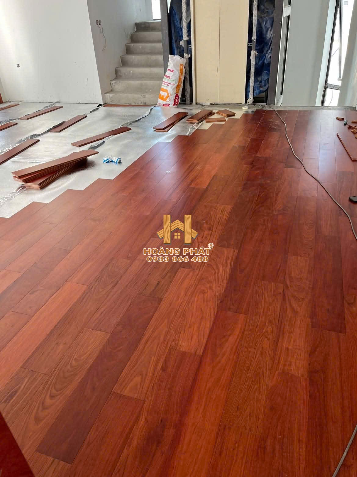 san-go-giang-huong-lao-solid-18-x-155-x-900mm-tai-nha-anh-thin-nghe-an-1 công trình sàn gỗ giáng hương lào solid tại nhà anh Thìn, Nghệ An