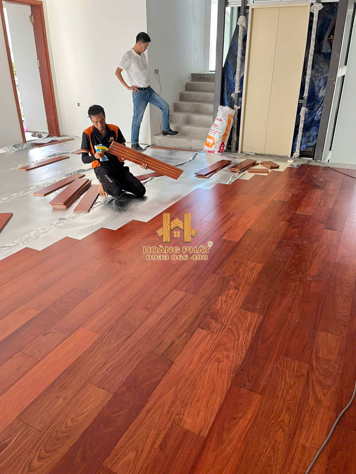 san-go-giang-huong-lao-solid-18-x-155-x-900mm-tai-nha-anh-thin-nghe-an-2 công trình sàn gỗ giáng hương lào solid tại nhà anh Thìn, Nghệ An
