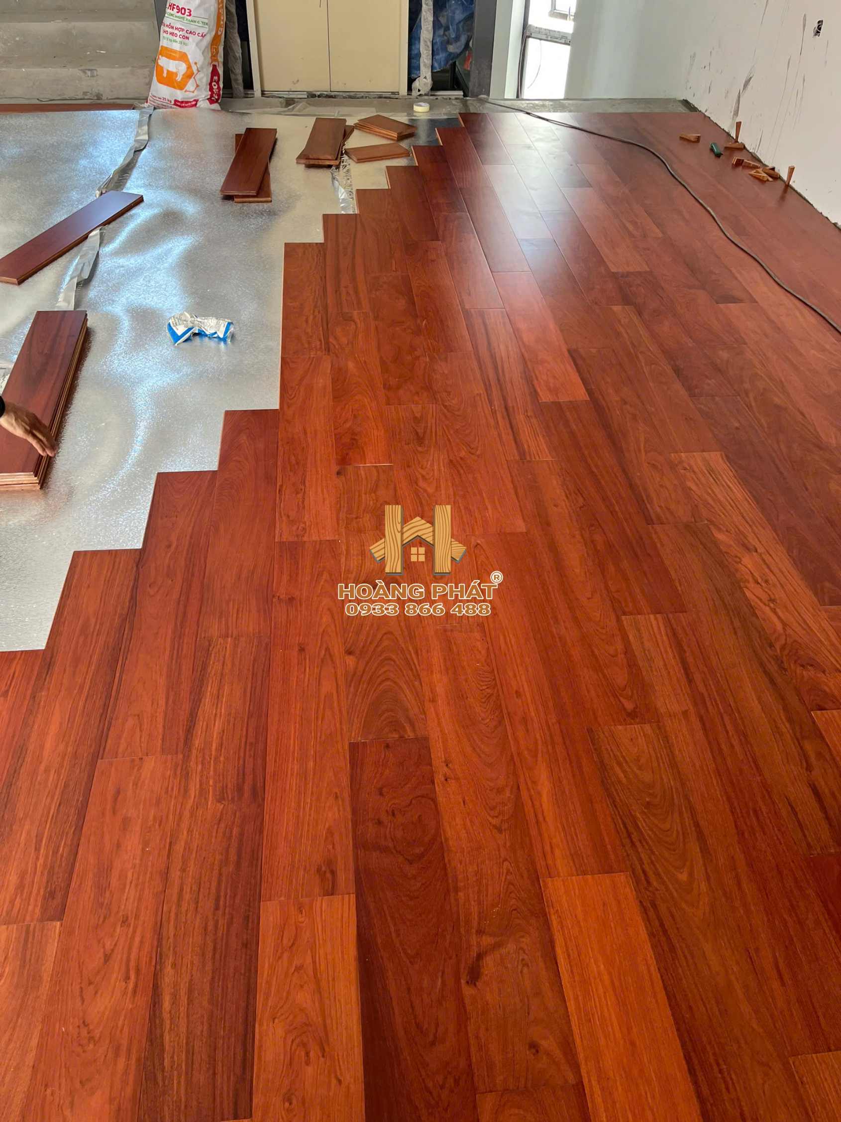 san-go-giang-huong-lao-solid-18-x-155-x-900mm-tai-nha-anh-thin-nghe-an-4 công trình sàn gỗ giáng hương lào solid tại nhà anh Thìn, Nghệ An