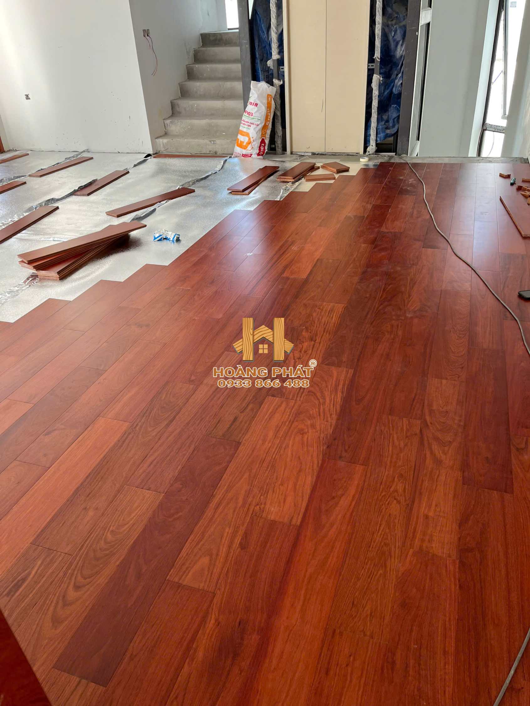san-go-giang-huong-lao-solid-18-x-155-x-900mm-tai-nha-anh-thin-nghe-an-5 công trình sàn gỗ giáng hương lào solid tại nhà anh Thìn, Nghệ An