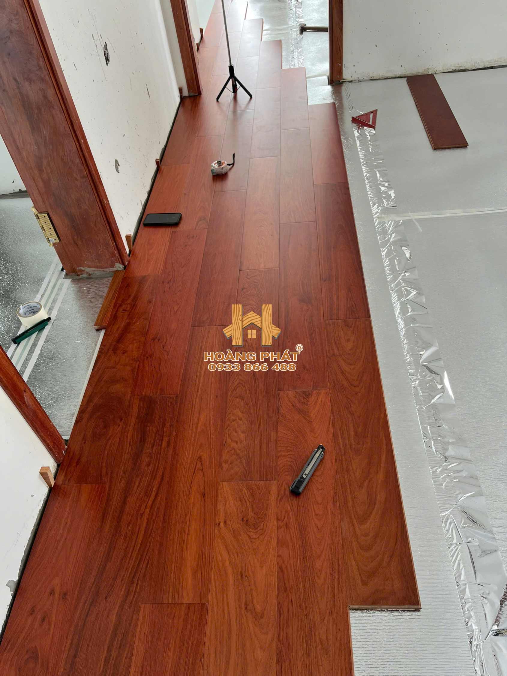 san-go-giang-huong-lao-solid-18-x-155-x-900mm-tai-nha-anh-thin-nghe-an-6 công trình sàn gỗ giáng hương lào solid tại nhà anh Thìn, Nghệ An