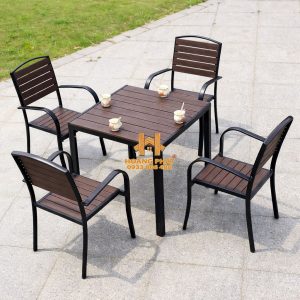 Ban-ghe-vuong-Composite-ngoai-troi-hp972