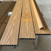Sàn Gỗ Nhựa Ngoài Trời Lỗ Tròn 2 Da Màu Teak 148 x 23 x 2900mm