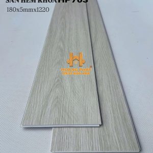 [2026] Sàn Nhựa Hèm Khóa Đế Cao Su 5mm HP703